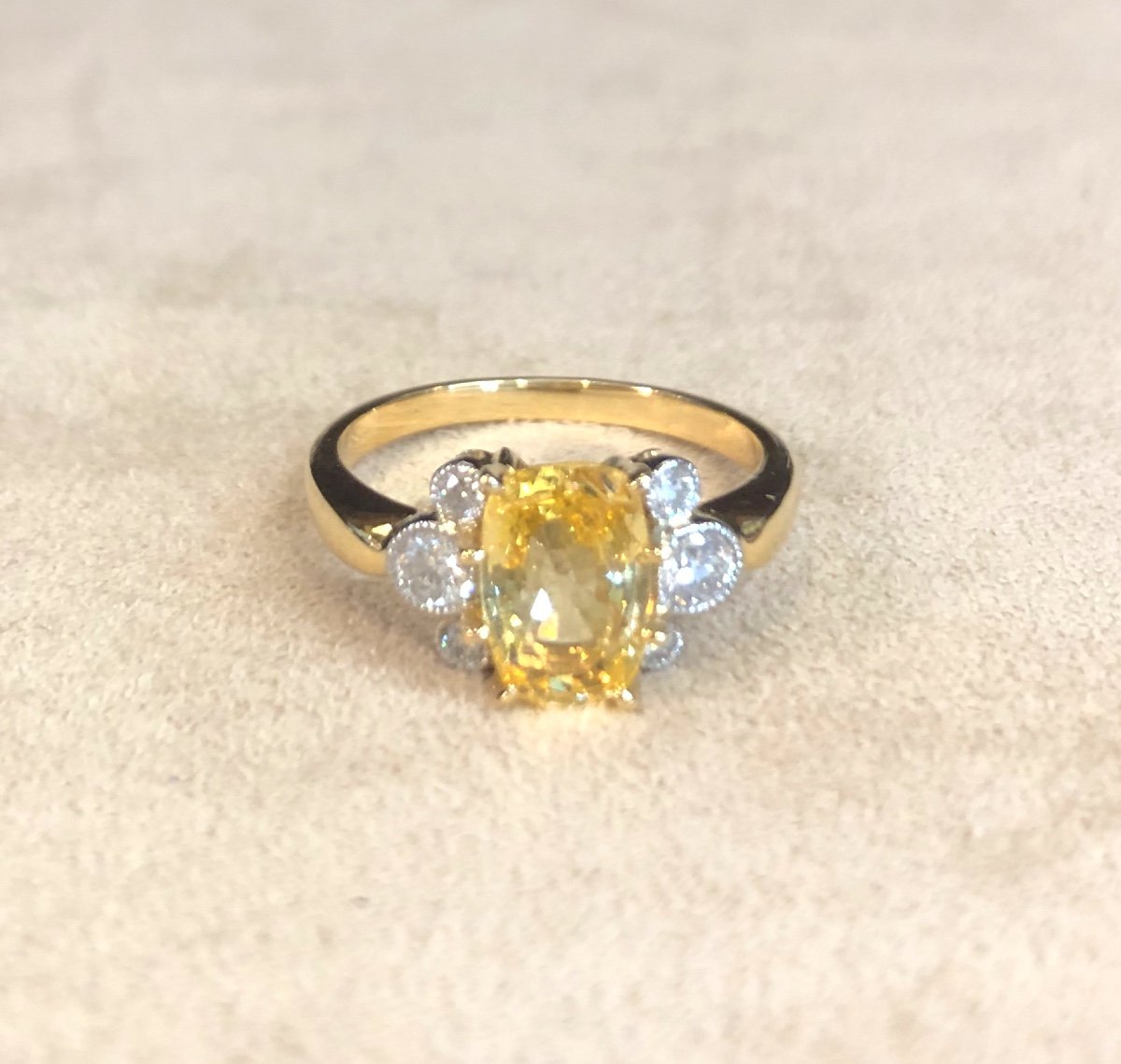 Bague Saphir Jaune Et Diamants