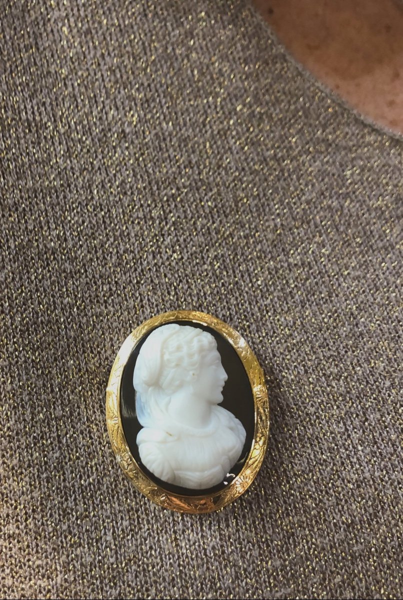 Agate Cameo Pendant-photo-1