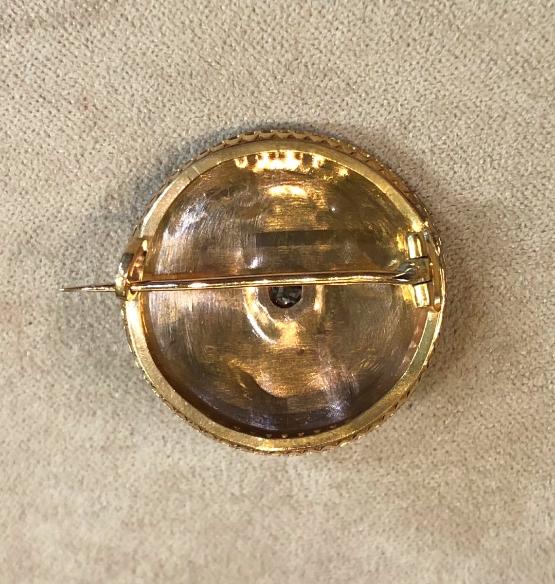 Round Brooch With Diamond-photo-3