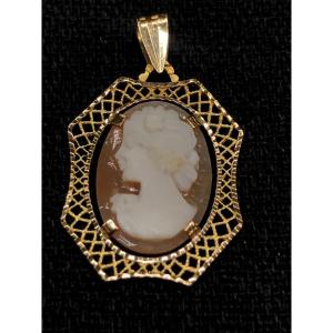 Cameo Pendant