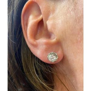 Une Paire De Boucles D’oreilles Diamants 