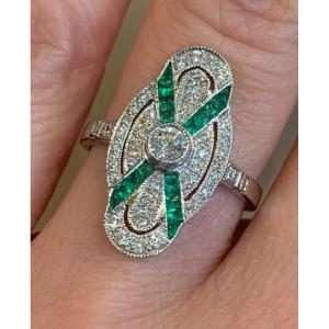 Emerald Navette Ring