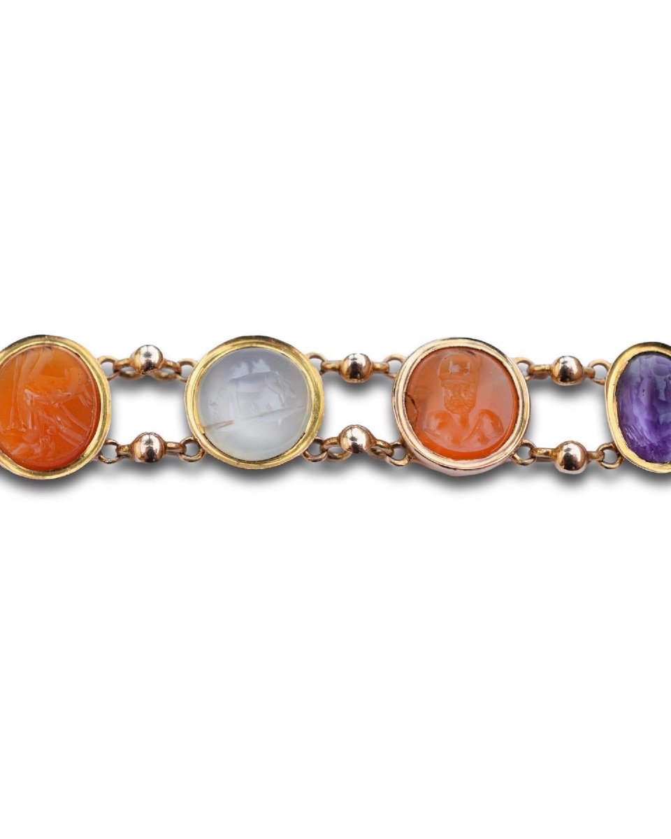 Grand Tour Gold Bracelet With Ancient Roman Hard Stone Intaglios.-photo-3