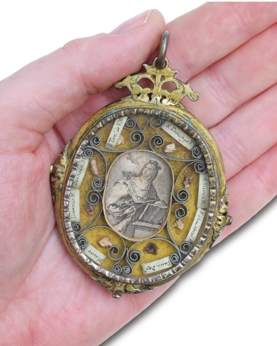 Silver Vermeil Reliquary Pendant. Spanish, Early Seventeenth Century.-photo-1