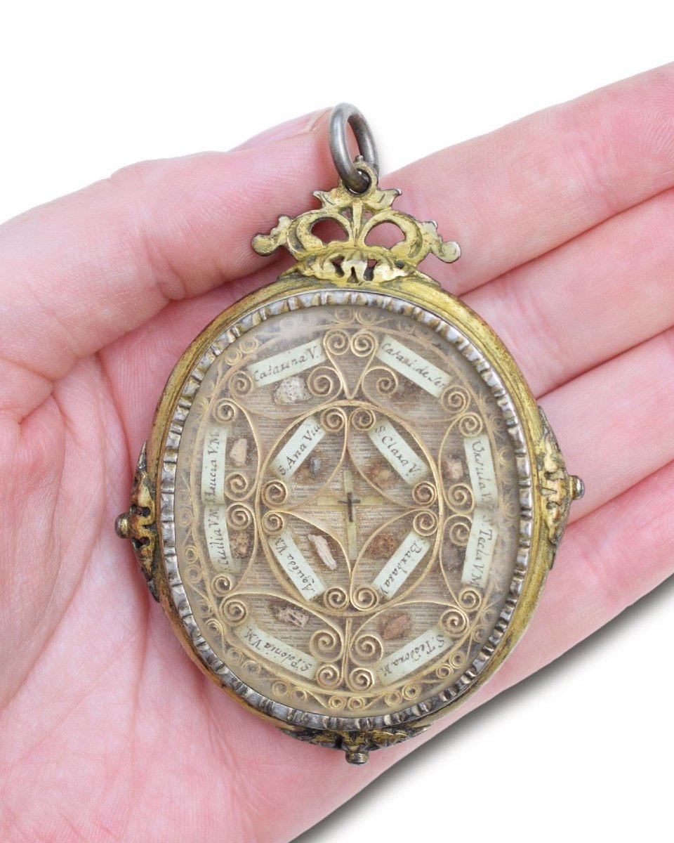 Silver Vermeil Reliquary Pendant. Spanish, Early Seventeenth Century.-photo-2