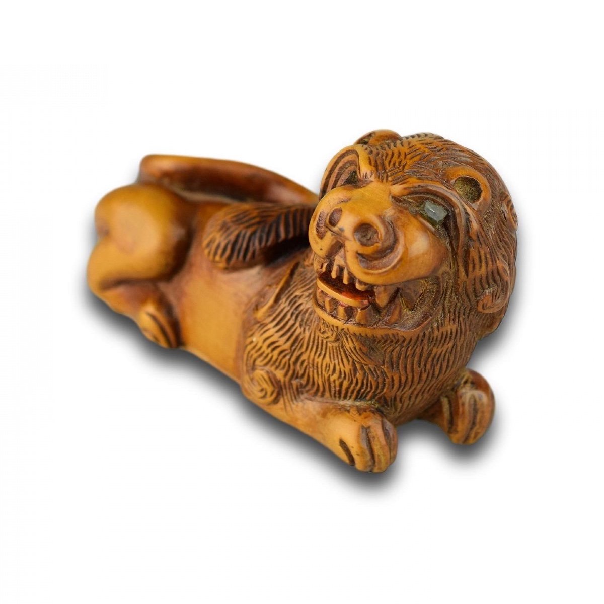 Boxwood Snuff Box In The Form Of A Snarling Lion. French, 17th - 18th Century.-photo-2