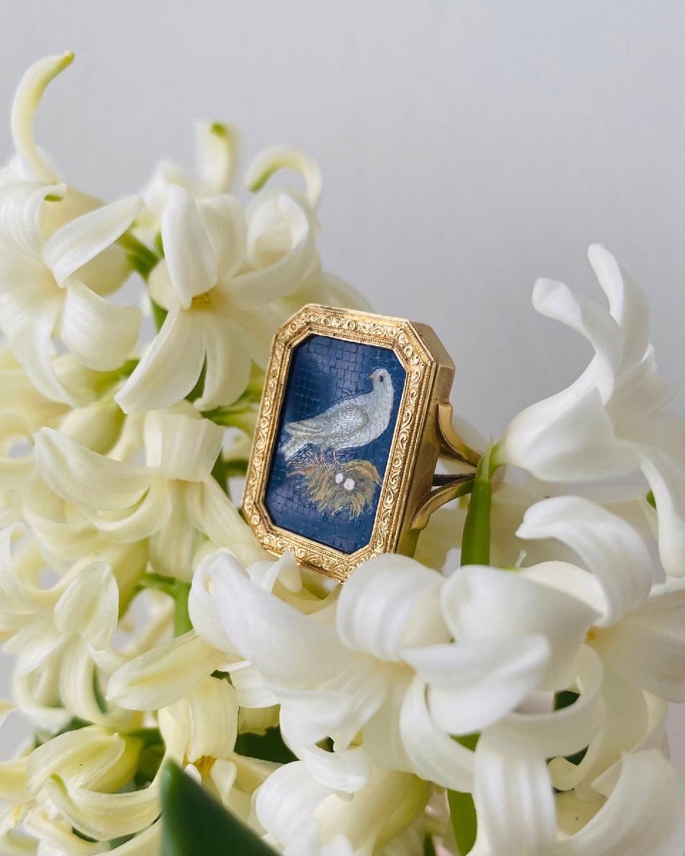 Gold Ring With A Micromosiac Of A Nesting Dove. Italian, Early 19th Century.-photo-2