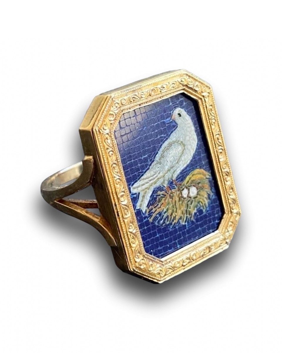 Gold Ring With A Micromosiac Of A Nesting Dove. Italian, Early 19th Century.-photo-3