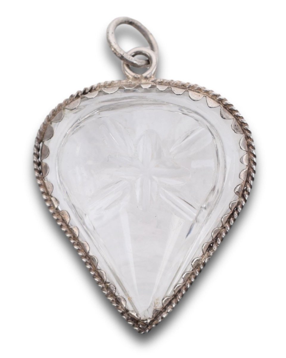 Silver Mounted Rock Crystal Amulet In The Form Of A Heart. German, 18th Century.-photo-3