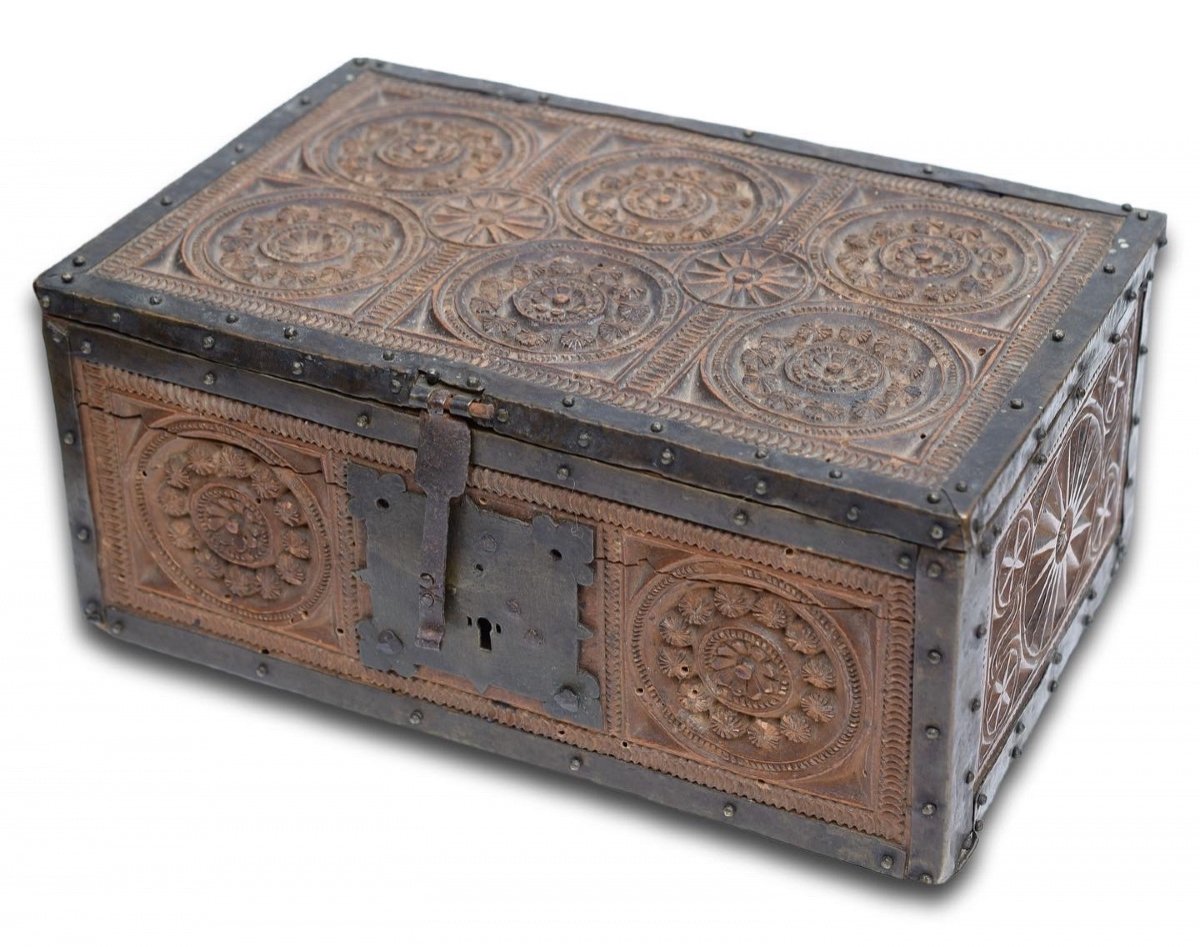 Gothic Pearwood Betrothal Casket Or Minnekästchen. Upper Rhine, Circa 1500.-photo-2