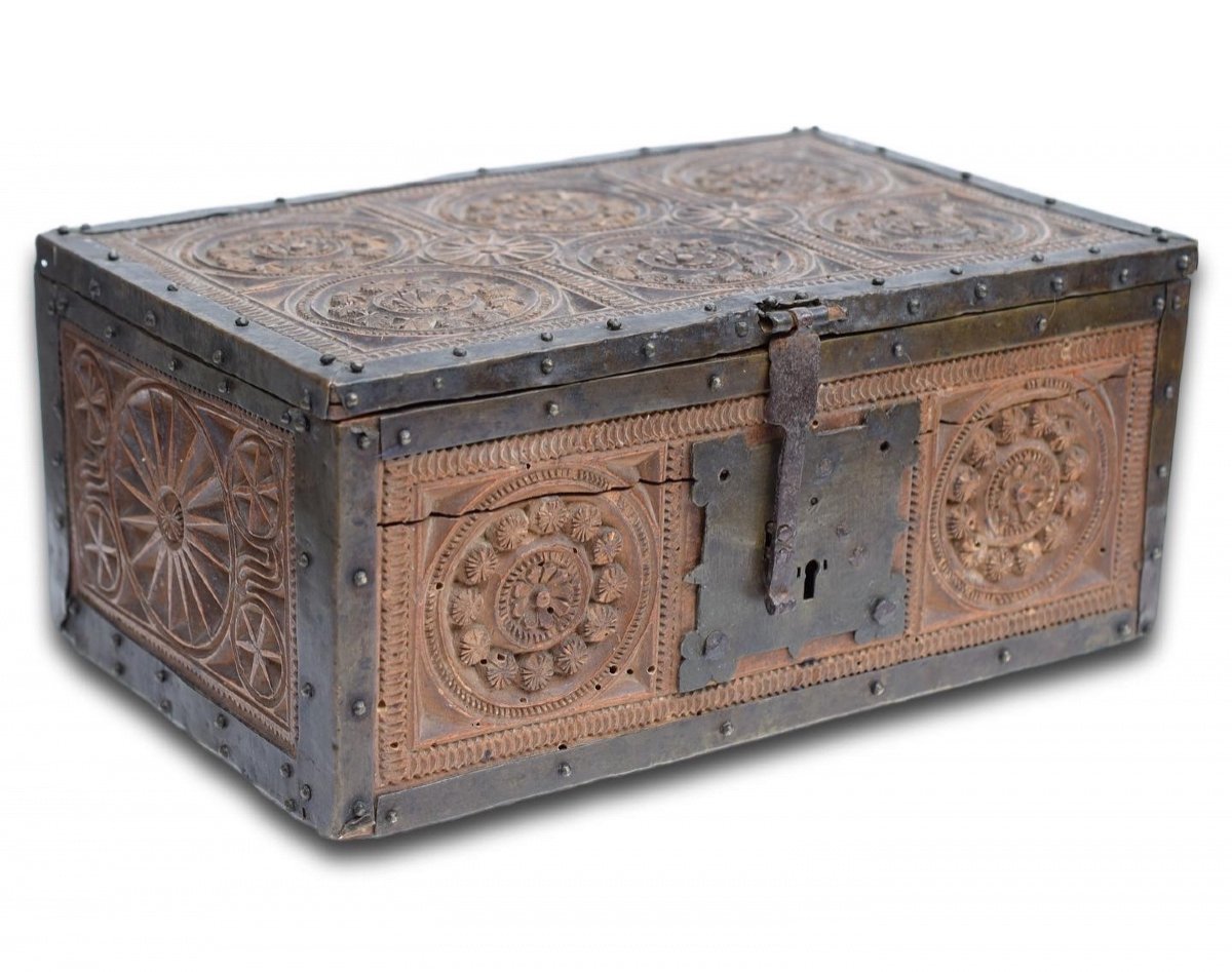 Gothic Pearwood Betrothal Casket Or Minnekästchen. Upper Rhine, Circa 1500.-photo-4