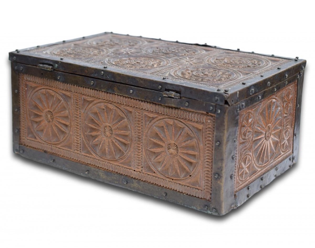 Gothic Pearwood Betrothal Casket Or Minnekästchen. Upper Rhine, Circa 1500.-photo-1