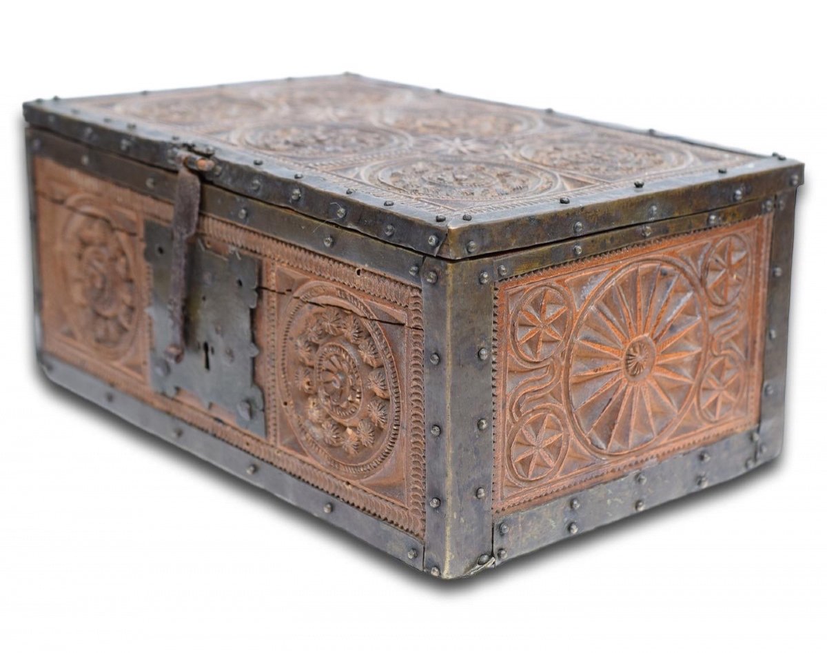 Gothic Pearwood Betrothal Casket Or Minnekästchen. Upper Rhine, Circa 1500.-photo-2