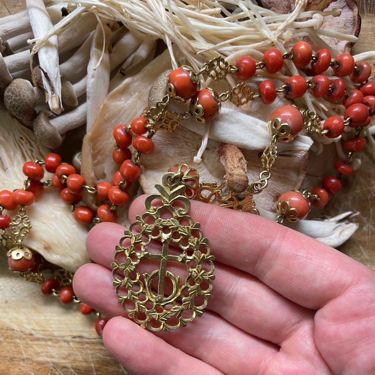 Gold Mounted Coral Rosary. Spanish, First Half Of The 18th Century.-photo-8