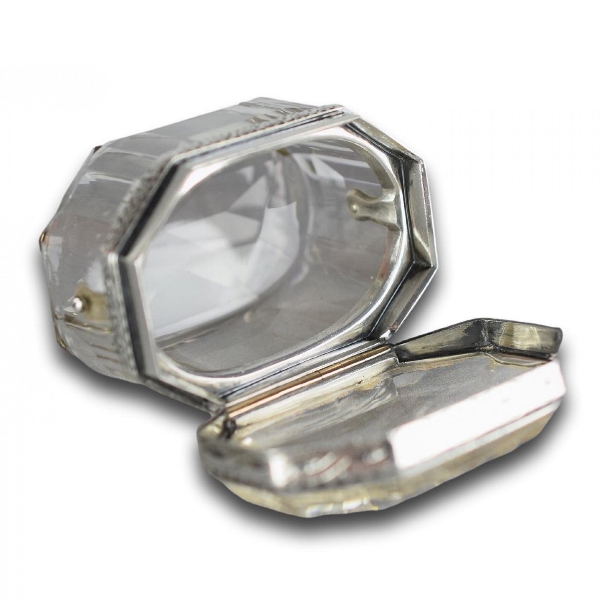 Silver Mounted Rock Crystal Snuff Box. English, Early 19th Century.-photo-4