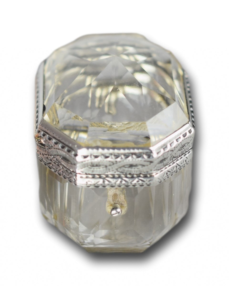 Silver Mounted Rock Crystal Snuff Box. English, Early 19th Century.-photo-6