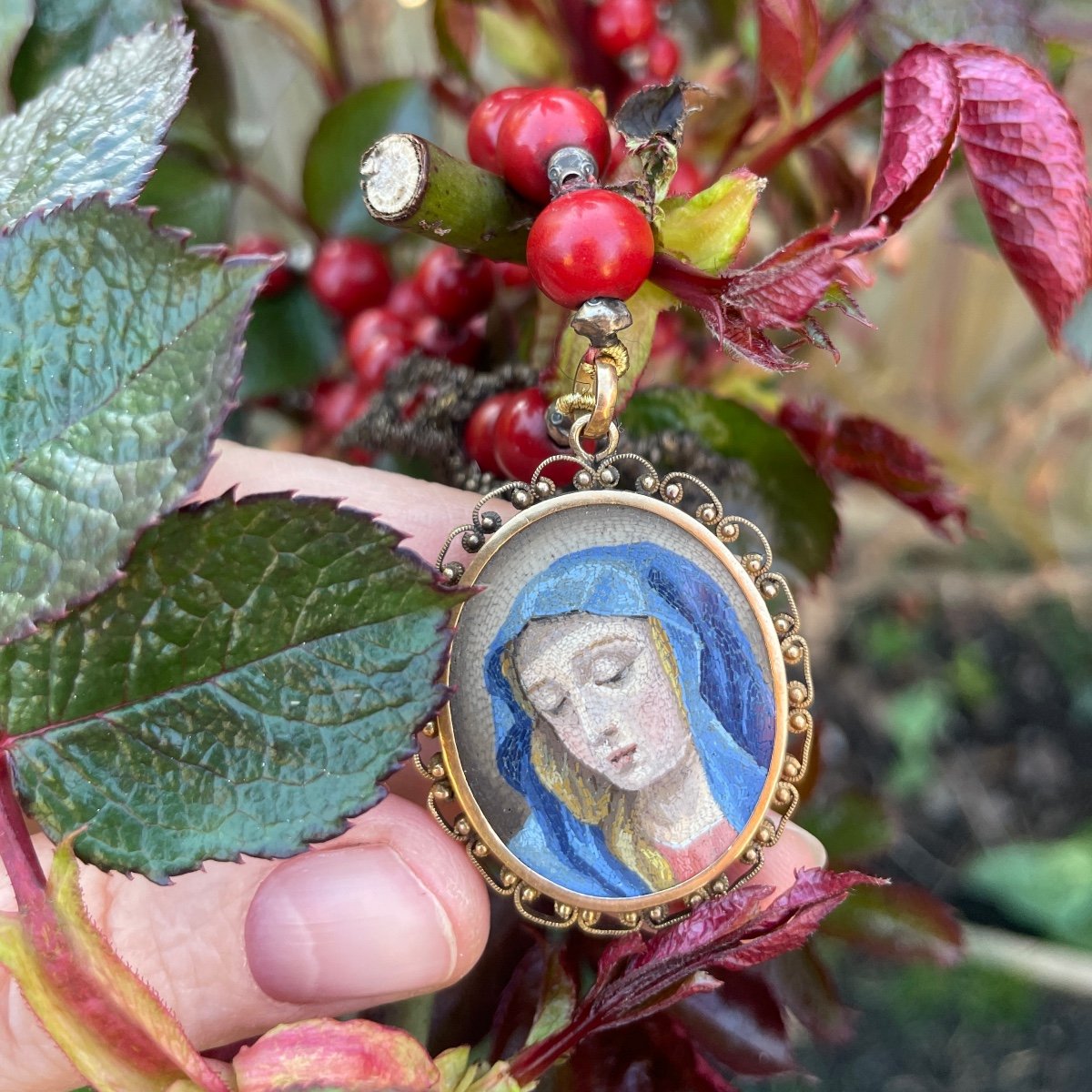 Italian Micromosaic And Purpurin Glass Rosary With Christ And The Virgin.-photo-6