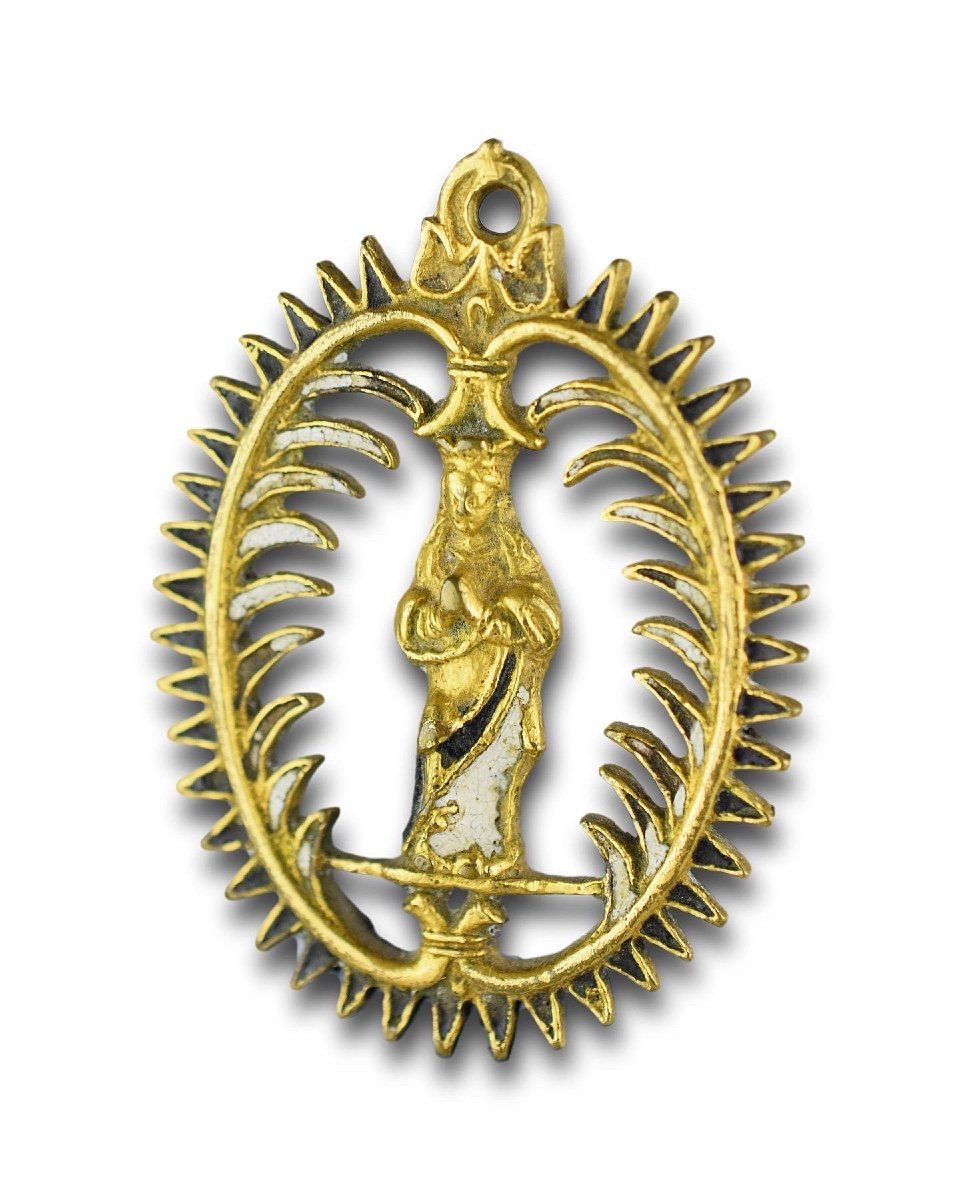 Enamelled Brass Pendant With The Virgin. Spanish, Circa 1600.-photo-4