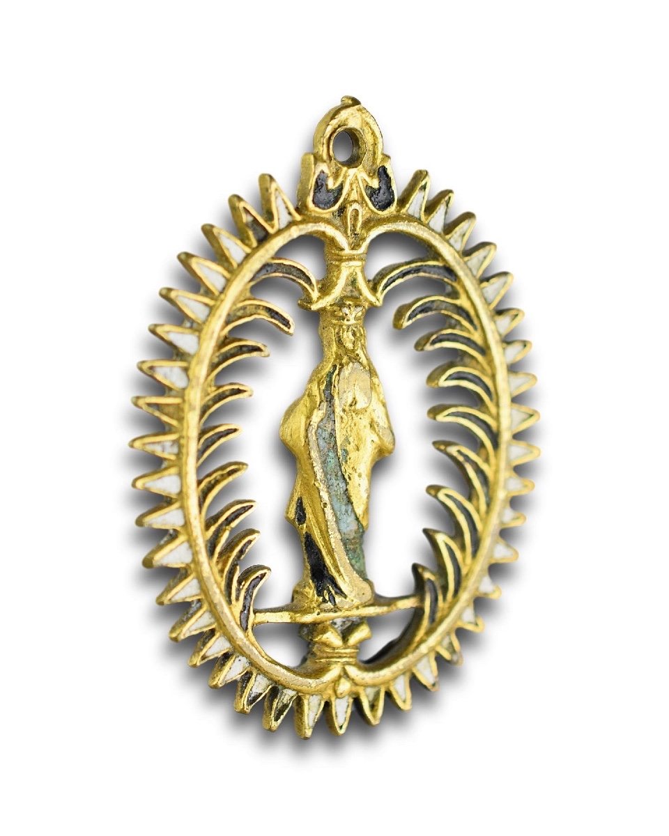 Enamelled Brass Pendant With The Virgin. Spanish, Circa 1600.-photo-3