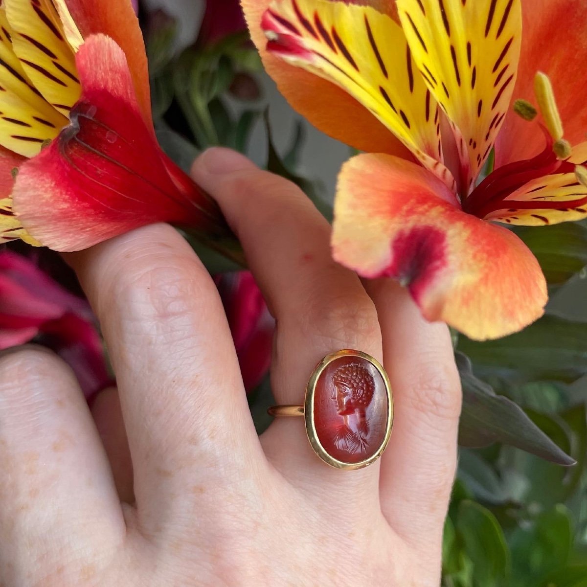 Bague En Or Sertie d'Une Ancienne Intaille En Cornaline d'Un Buste Masculin. -photo-3