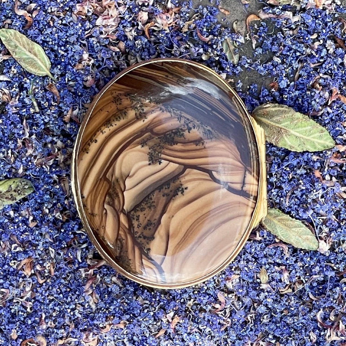 Gold Mounted Petrified Wood Agate Snuff Box. English, 18th Century.-photo-1