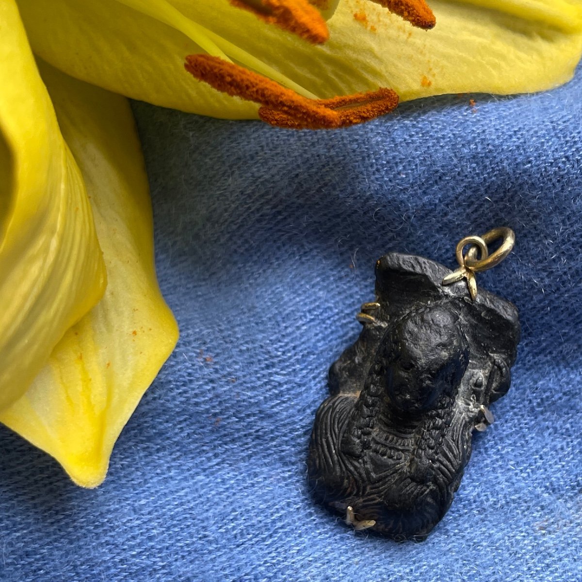 Fragmentary Egyptian Steatite Sculpture Of A Female Bust Mounted As A Pendant.-photo-1