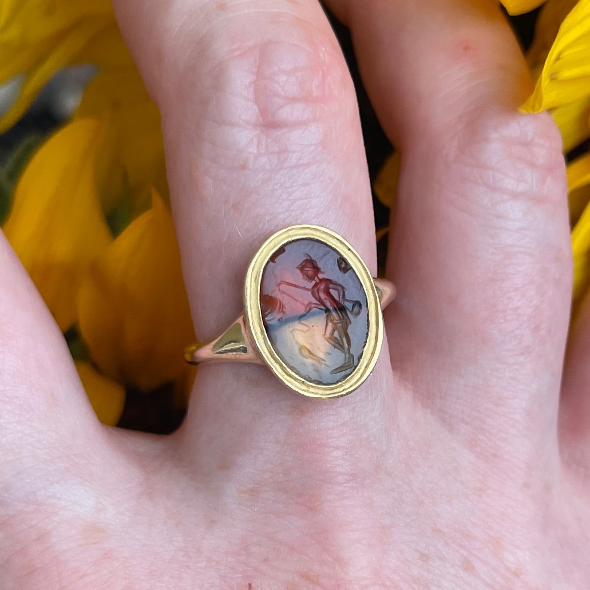 Gold Ring With An Ancient Intaglio Of A Fisherman. Roman, 1st - 2nd Century Ad.-photo-1