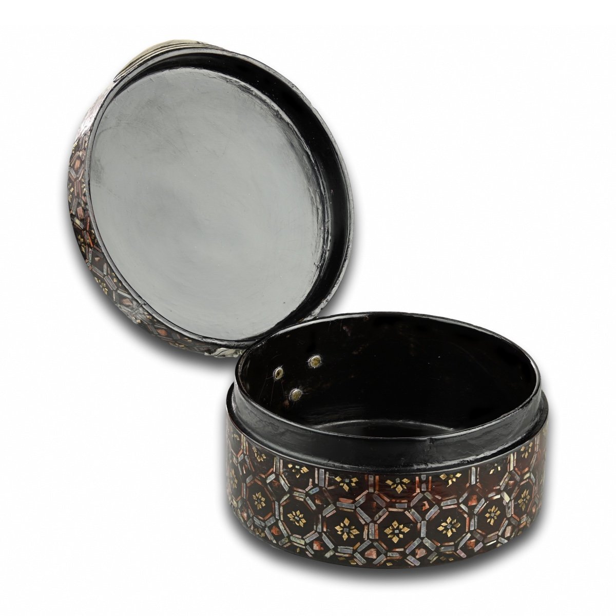 Lacquer And Mother Of Pearl Snuff Box. German, 18th Century.-photo-4