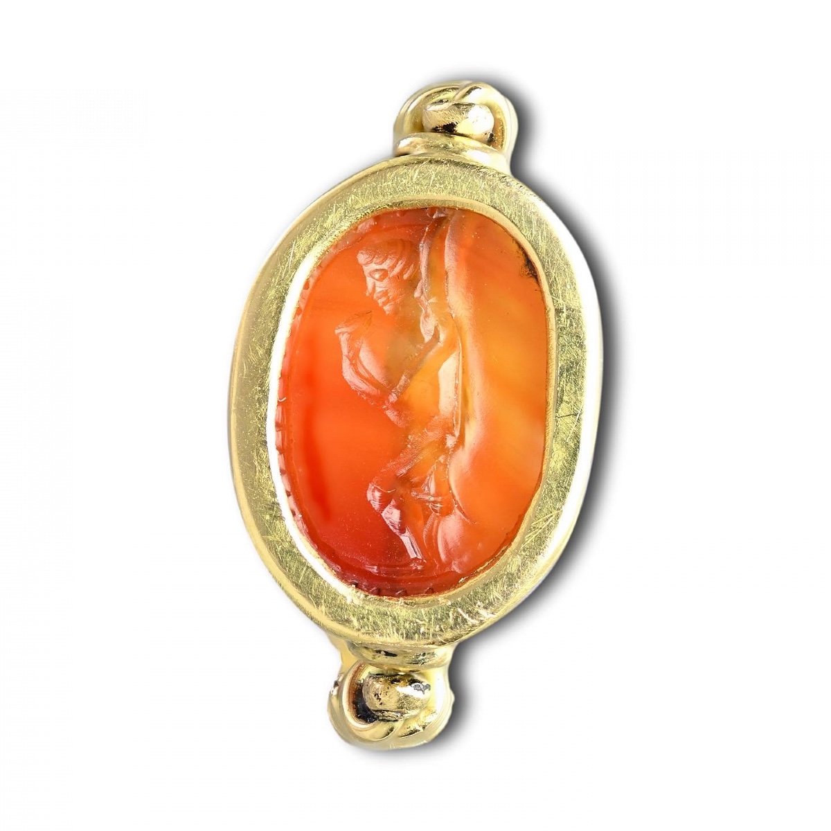 Gold Ring With An Etruscan Carnelian Scarab Of A Figure Carrying An Amphora.-photo-4