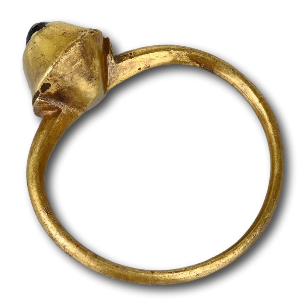 Medieval Stirrup Ring Set With A Cabochon Garnet. English, 13/14th Century.-photo-3