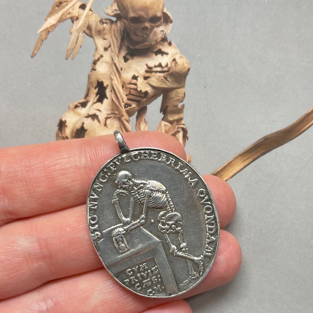 Silver Vanitas Medal With A Skeleton & The Bust Of A Woman. German, 17th Century-photo-3