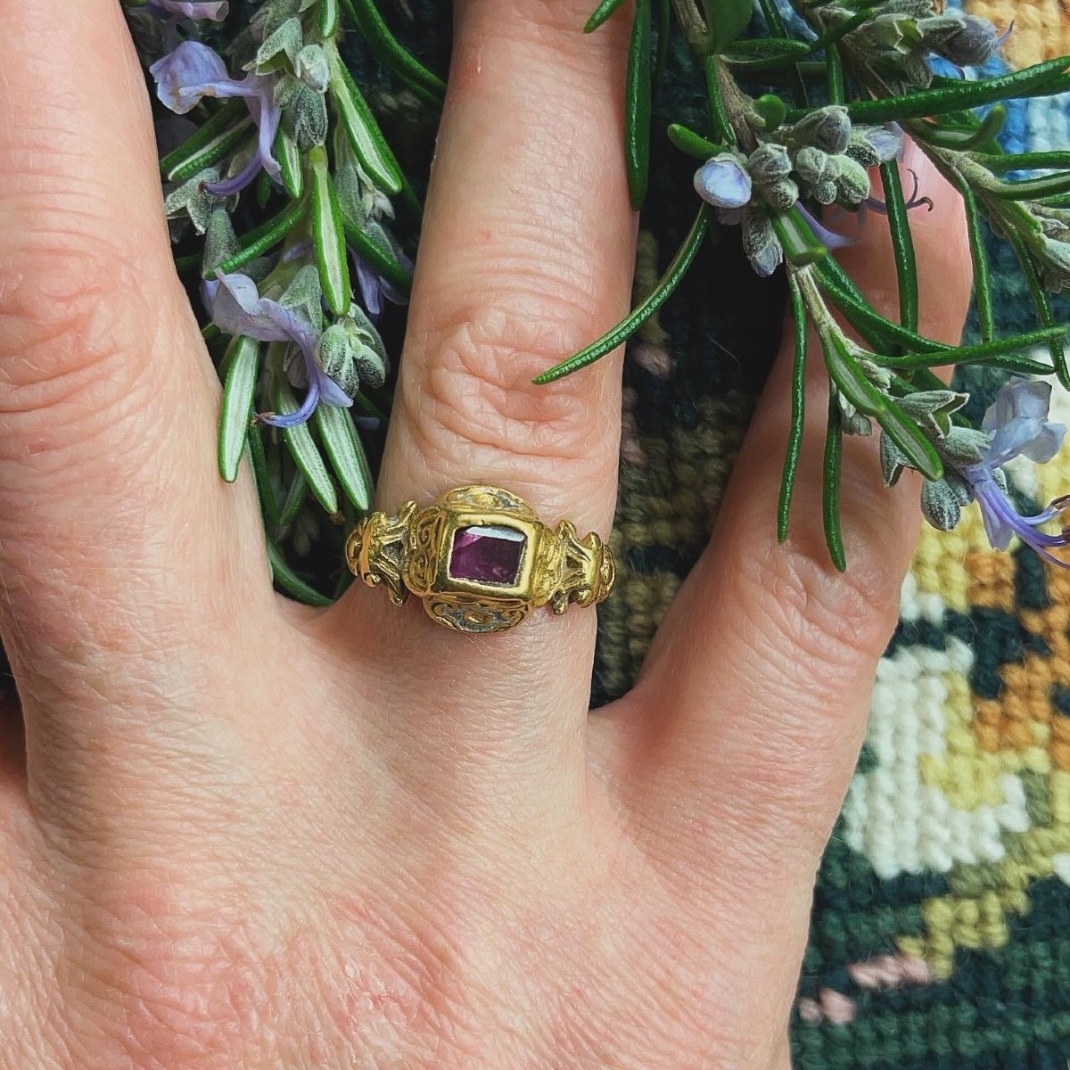 Renaissance Gold And Enamel Ring Set With A Ruby. Western Europe, 16th Century.-photo-2