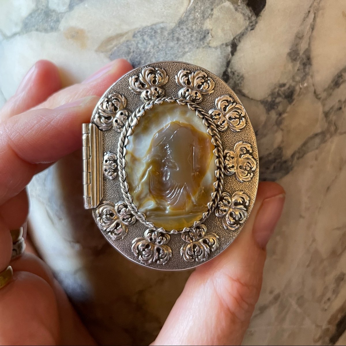 Tabatière En Argent Avec Une Intaille En Agate De Saint Jérôme. Anglais, XVIIe Siècle.  -photo-1