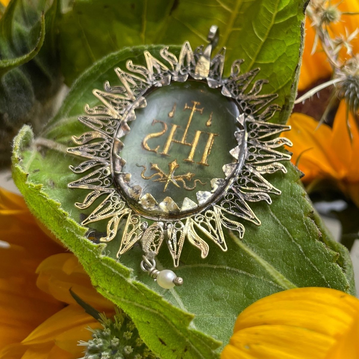 Silver Gilt Pendant With An Enamelled Glass ’ihs’. Spanish, Mid 17th Century.-photo-8