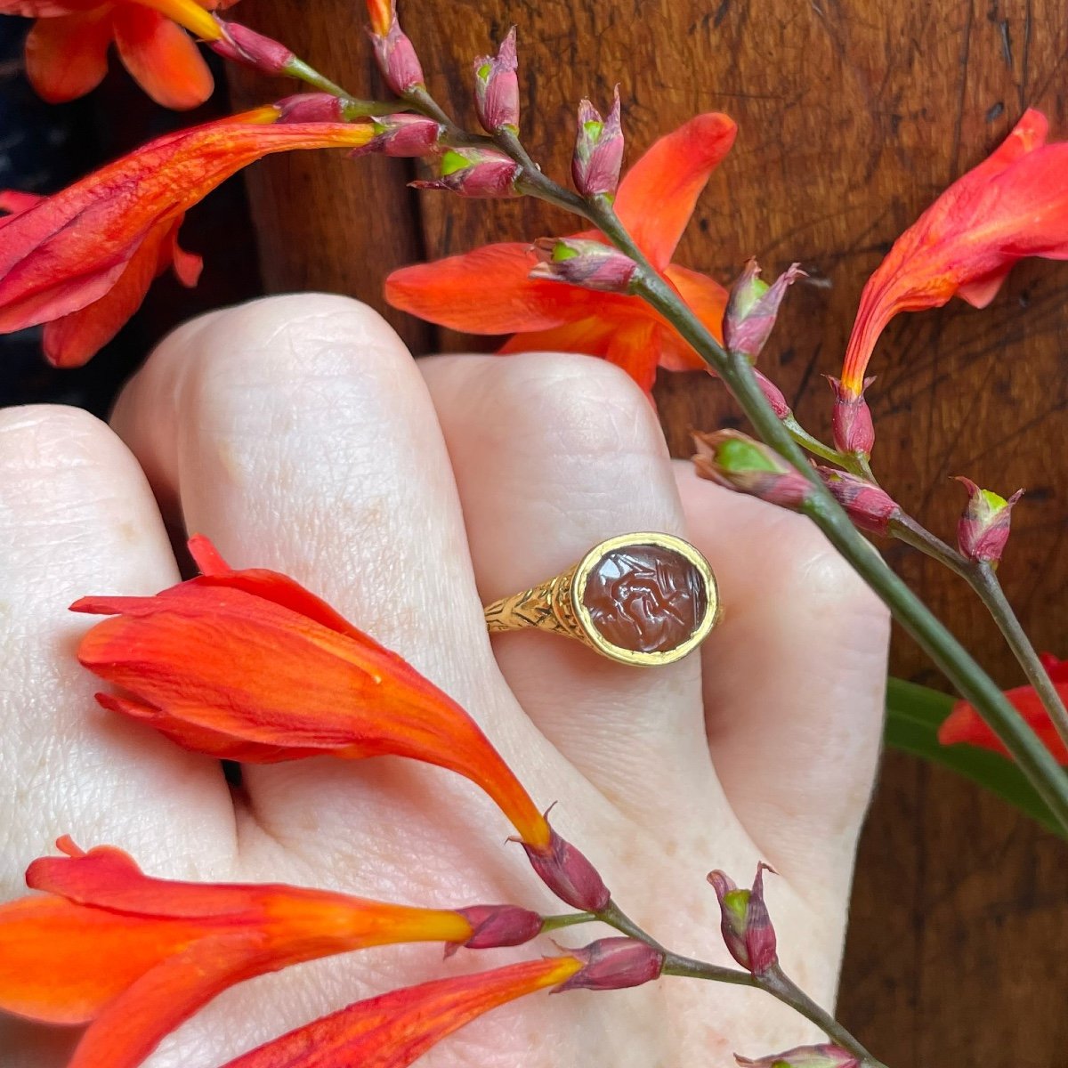 Bague En Or Renaissance Avec Une Intaille Représentant Un Guerrier. Europe Occidentale, XVIe -photo-7