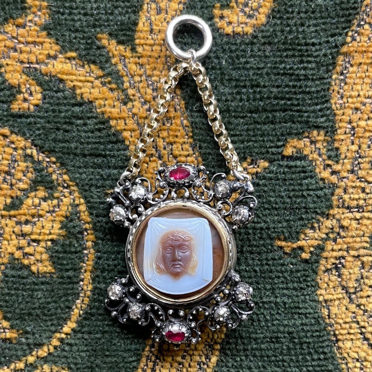 Silver And Gold Pendant With Diamonds, Rubies And A Cameo Of Veronica’s Veil.-photo-8