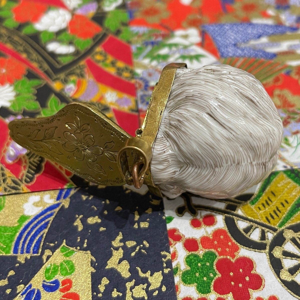 Boîte à Bijoux En Porcelaine émaillée Représentant Une Femme Masquée. France, XIXe Siècle. -photo-7