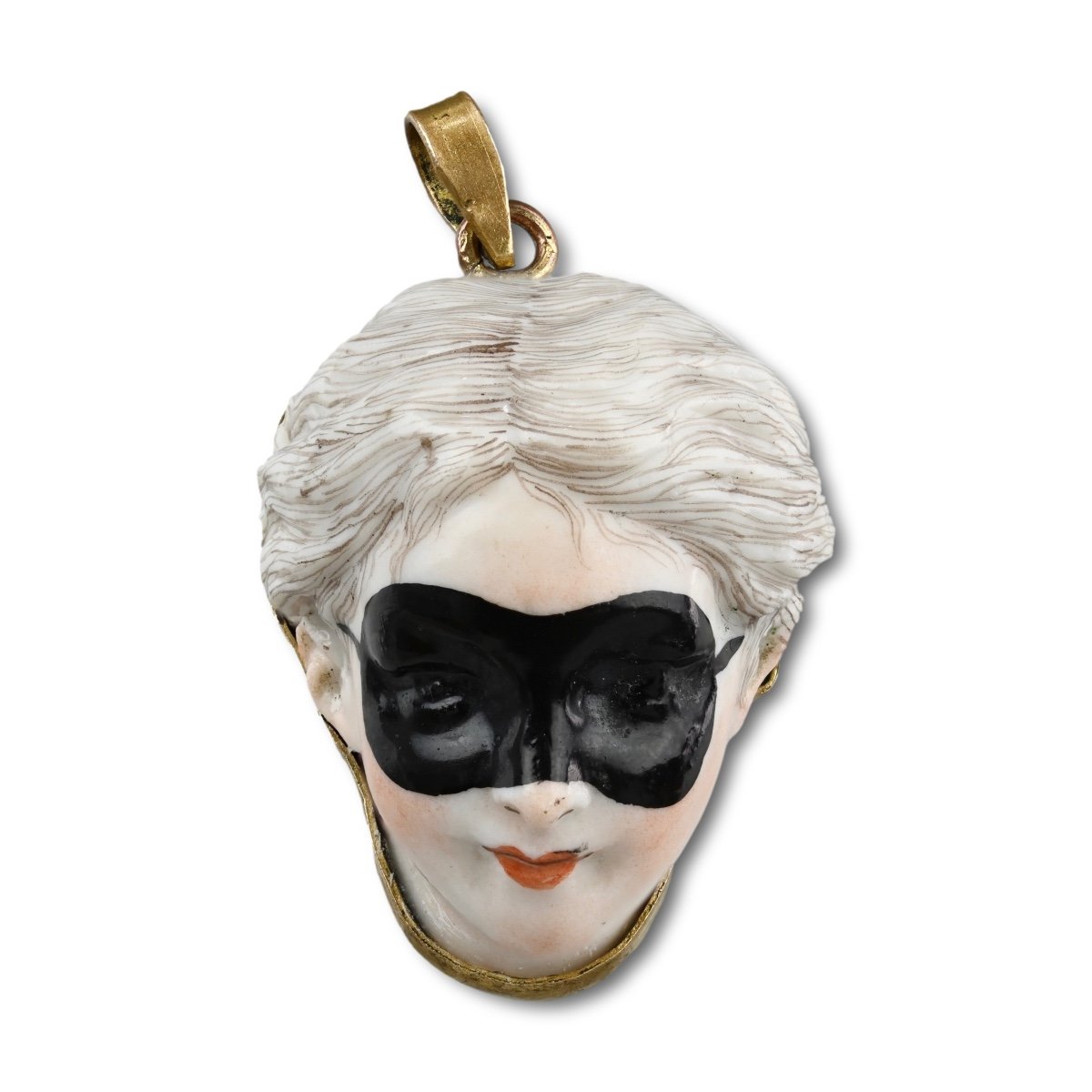 Boîte à Bijoux En Porcelaine émaillée Représentant Une Femme Masquée. France, XIXe Siècle. 