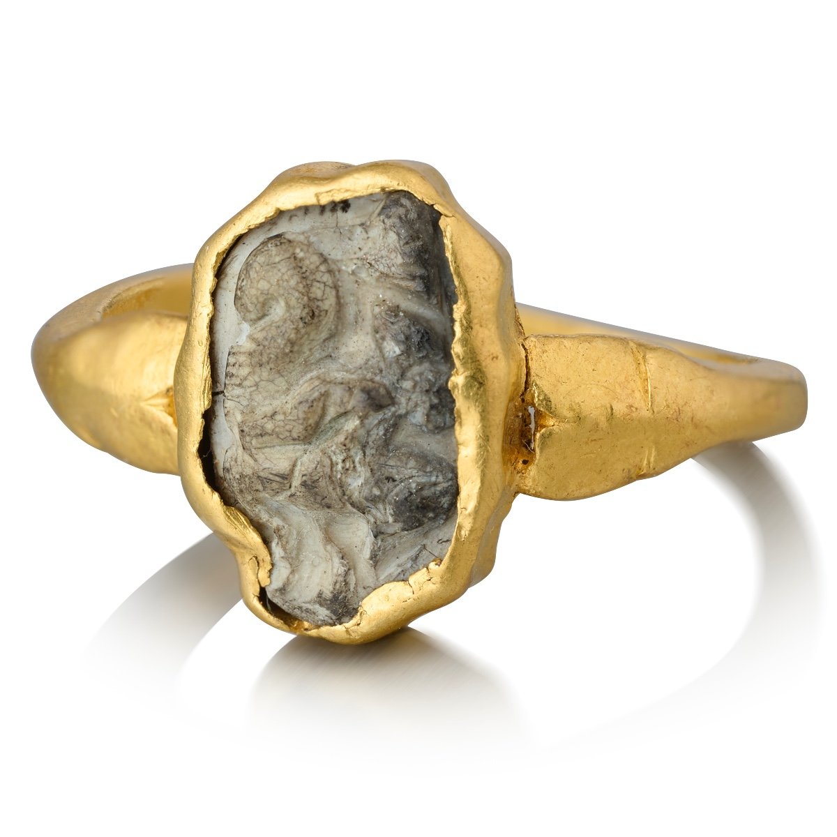 Ancient Gold Ring Set With A Burnt Agate Cameo Of Eros Riding A Hippocampus.-photo-3