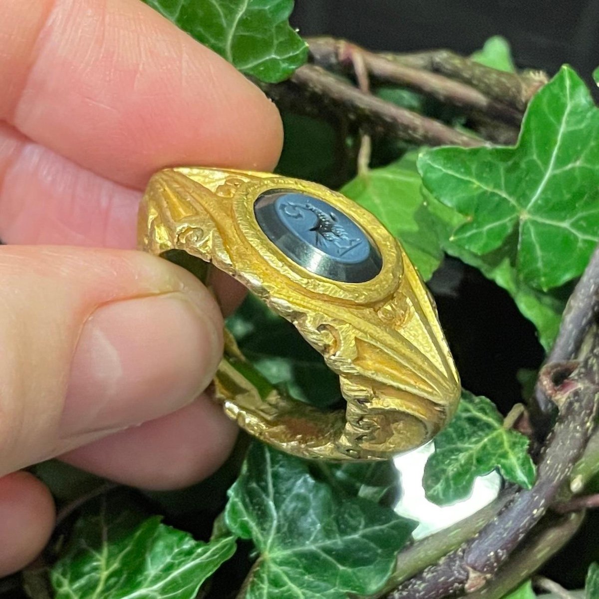 Massive Gold Ring With An Intaglio Of An Imperial Eagle. Roman, 3rd Century Ad.-photo-6