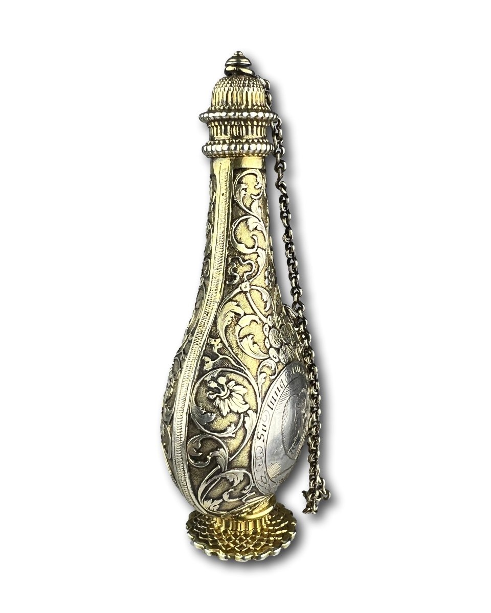 Chased And Engraved Silver Gilt Scent Bottle. German, Augsburg, Circa 1700.-photo-2