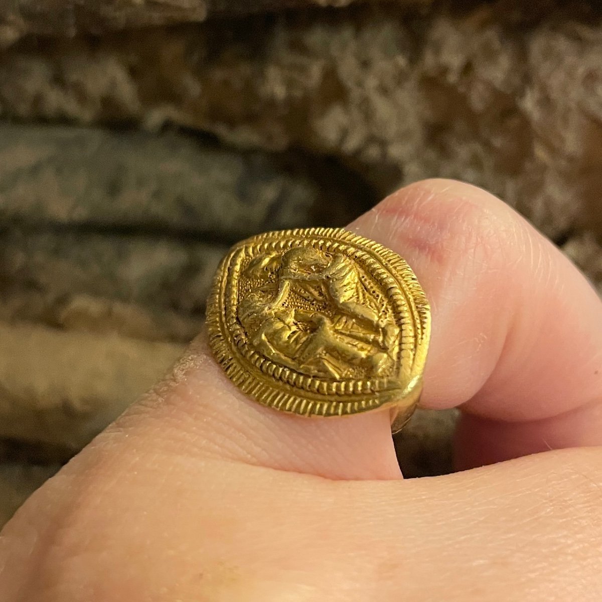 Fine Ancient Greek Gold Almond Shaped Ring. Etruscan, 4th / 5th Century Bc.  -photo-7