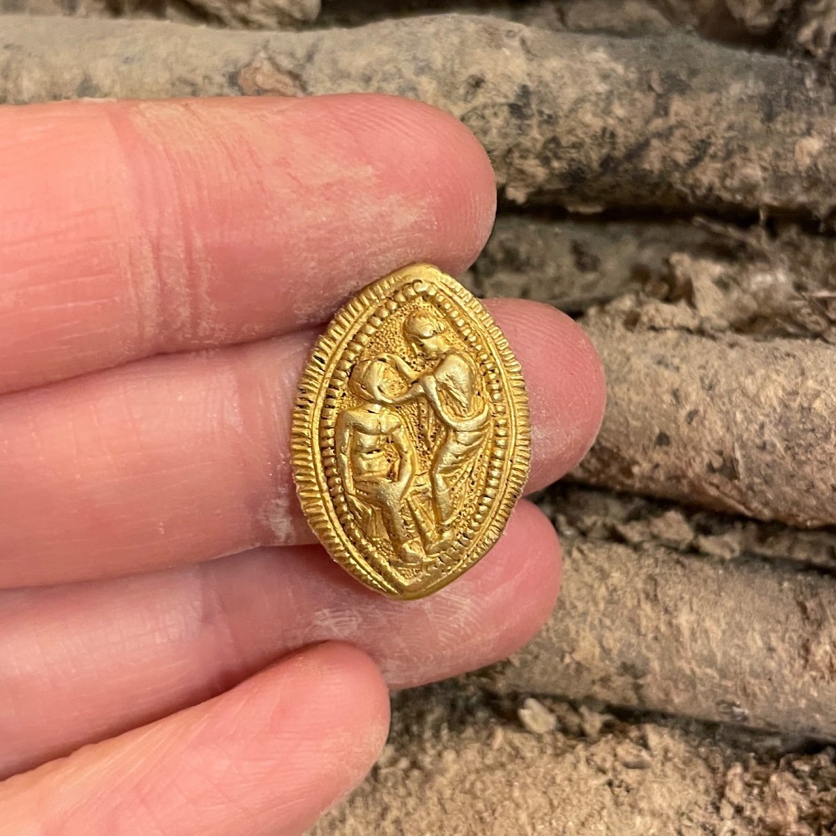 Fine Ancient Greek Gold Almond Shaped Ring. Etruscan, 4th / 5th Century Bc.  -photo-8