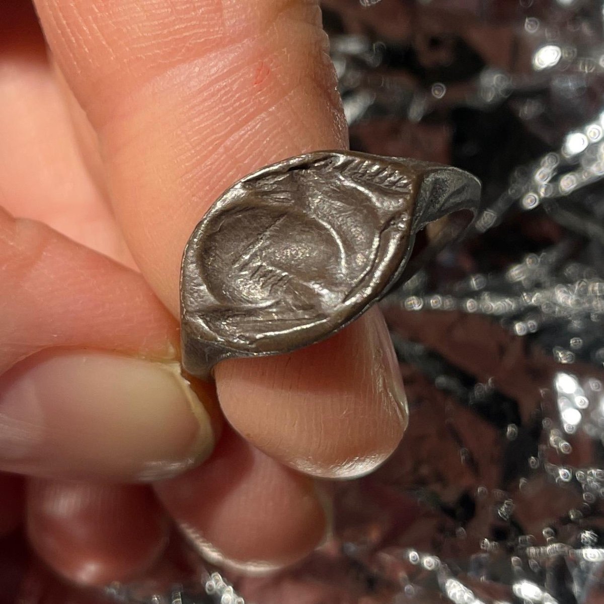 Ancient Silver Ring Engraved With A Seated Ibex. Greek, 5th - 4th Century Bc.-photo-3