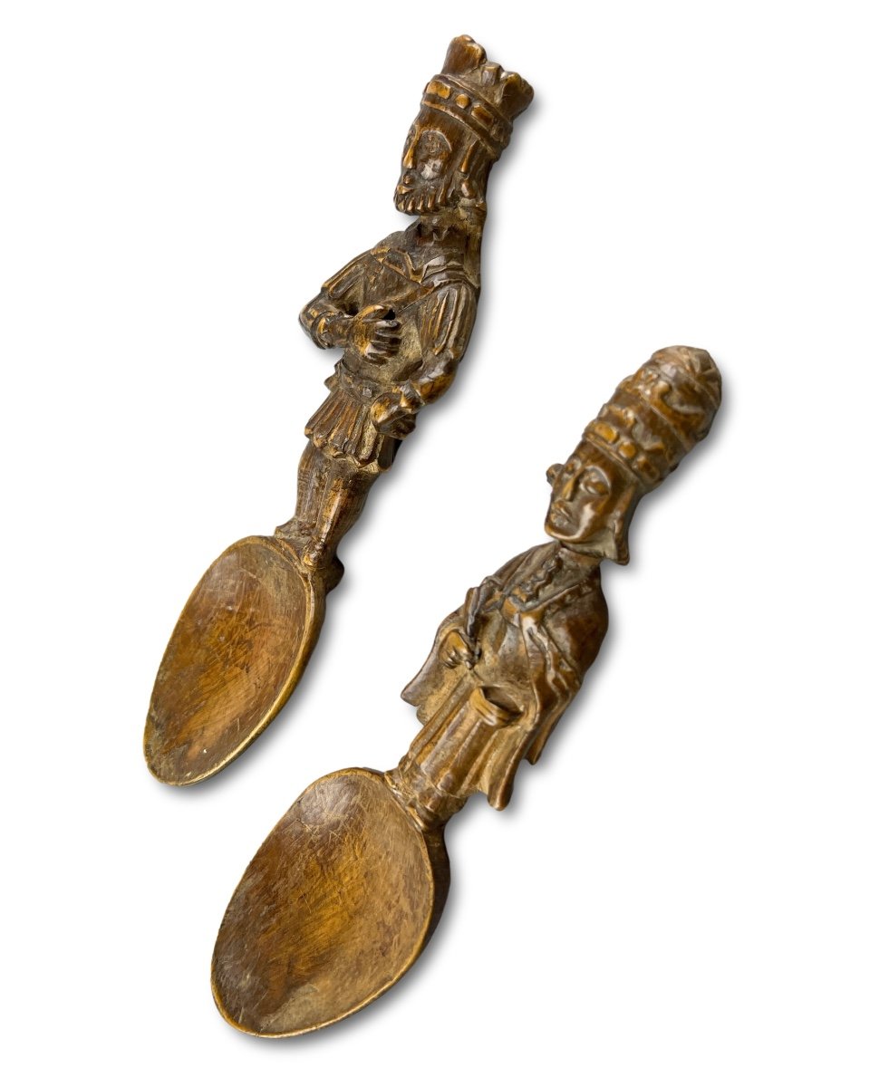 Pair Of Figural Fruitwood Spoons. German Or Dutch, 17th Century.-photo-1