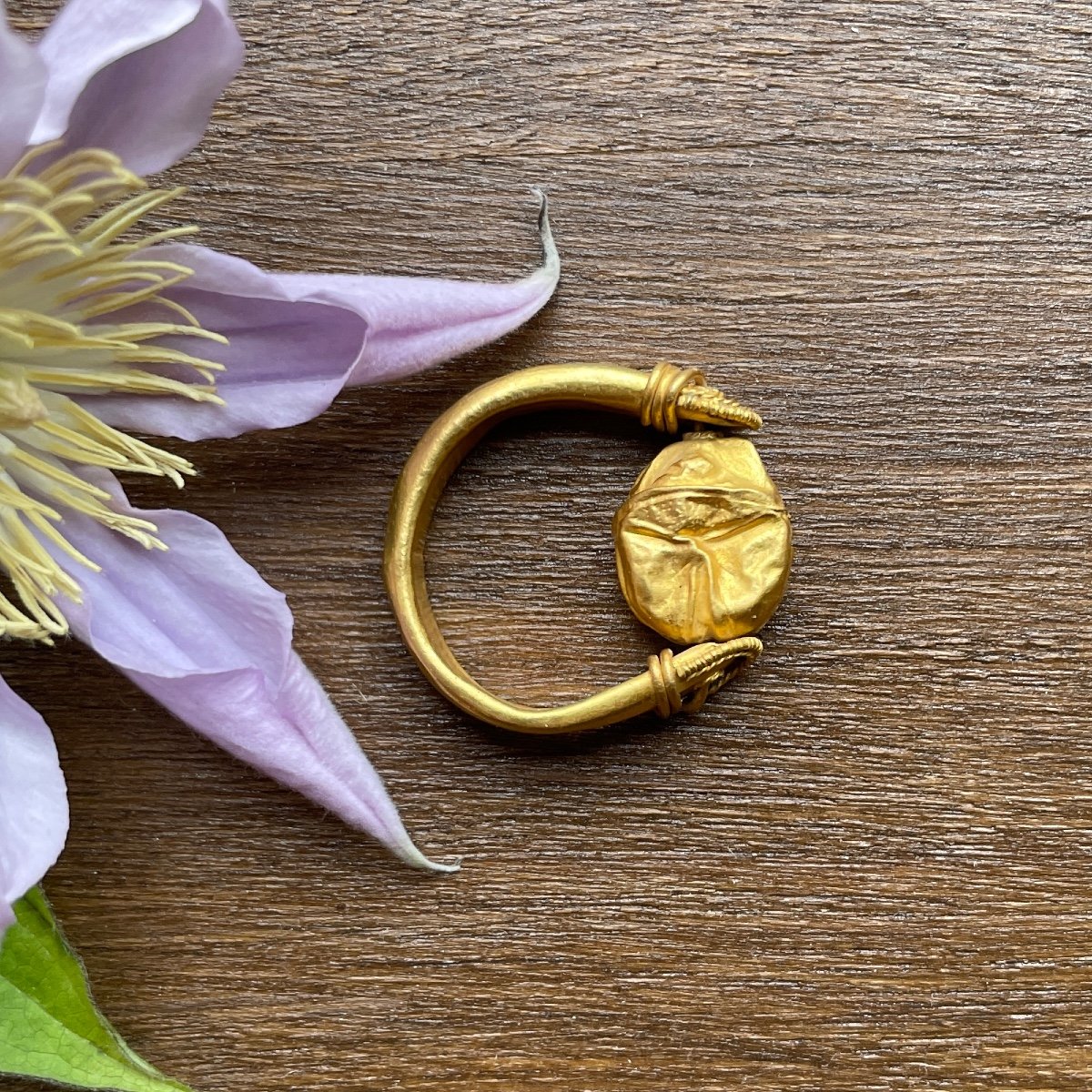 Ancient Gold Scarab Ring With A Heron. Southern Italy, 4th Century Bc.-photo-1