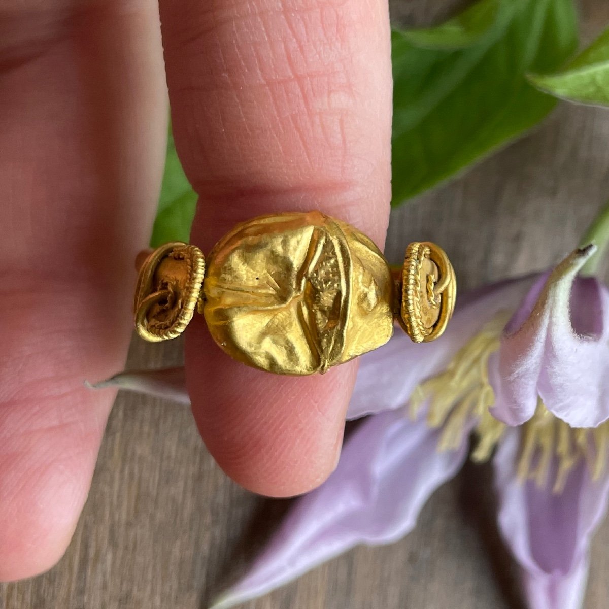 Ancient Gold Scarab Ring With A Heron. Southern Italy, 4th Century Bc.-photo-3