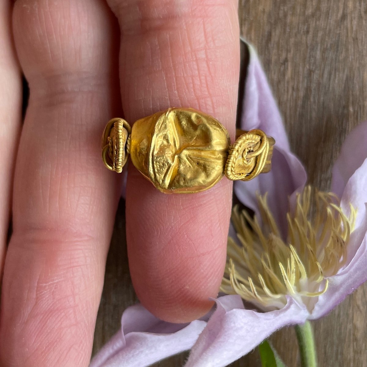 Ancient Gold Scarab Ring With A Heron. Southern Italy, 4th Century Bc.-photo-4