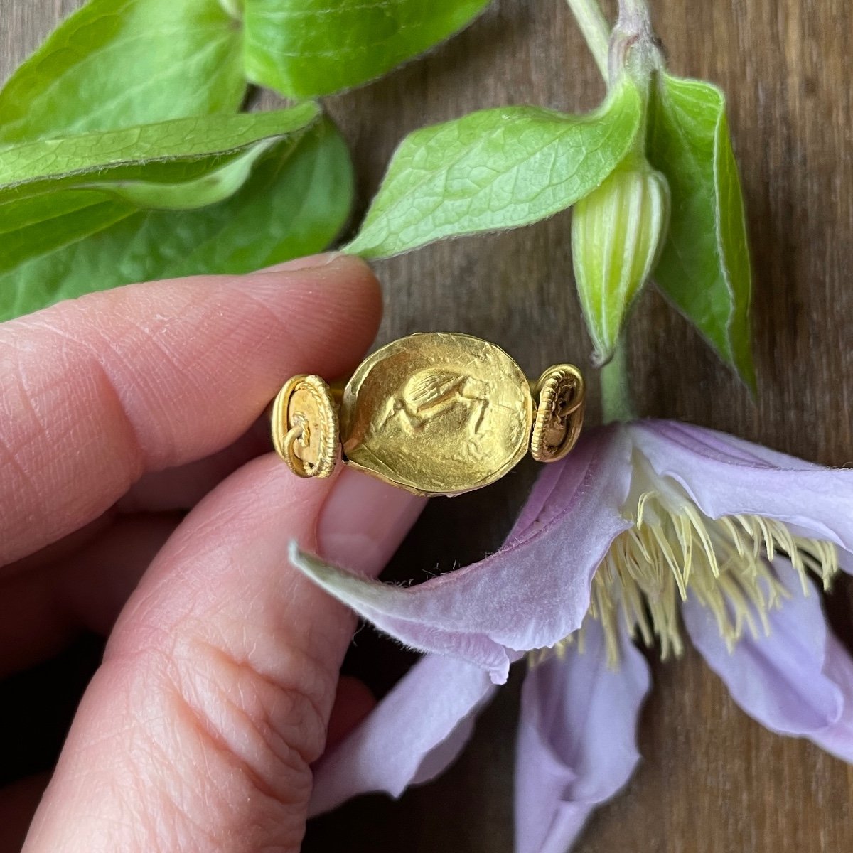 Ancient Gold Scarab Ring With A Heron. Southern Italy, 4th Century Bc.-photo-8