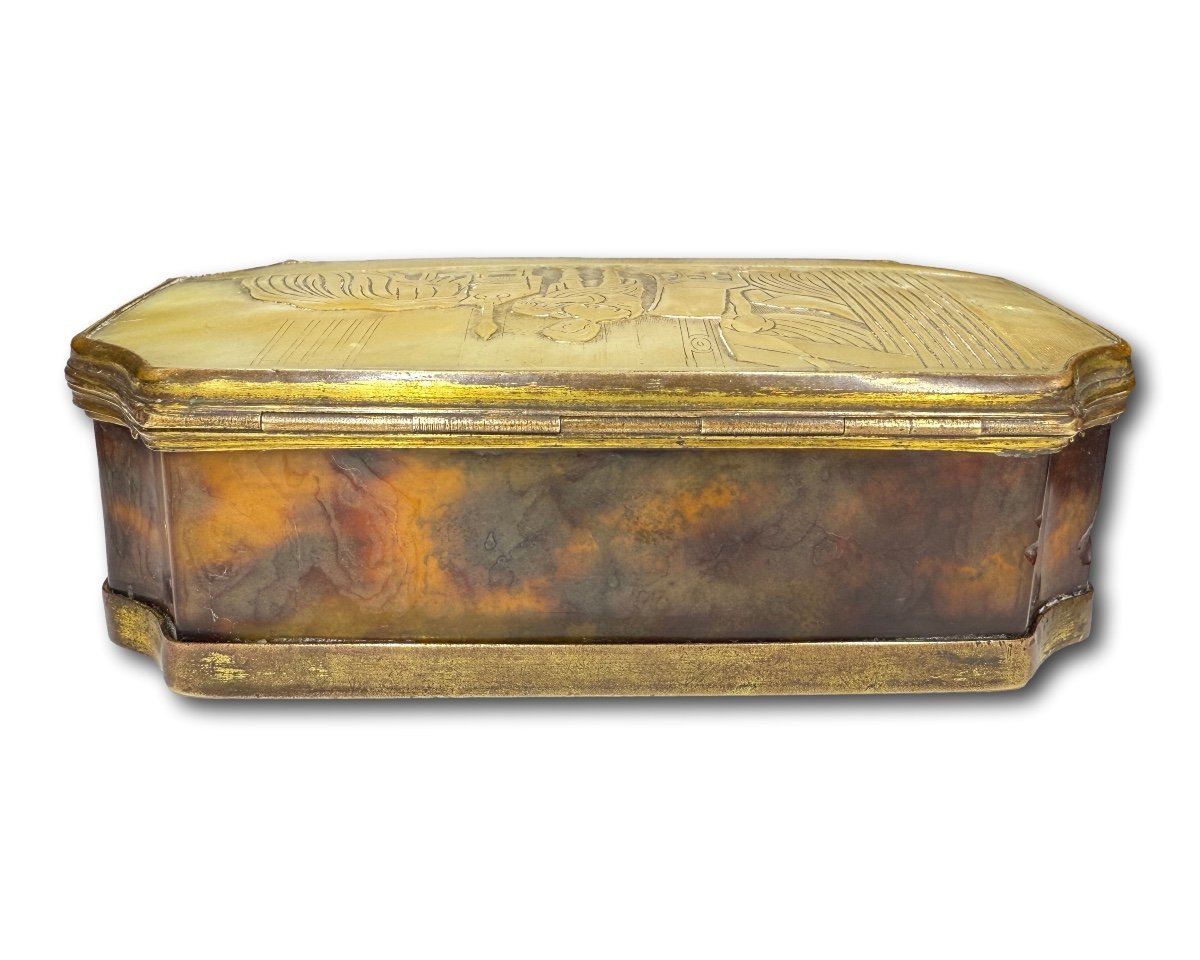 Amusing Mother Of Pearl And Tortoiseshell Tobacco Box. Dutch, 18th Century.-photo-2